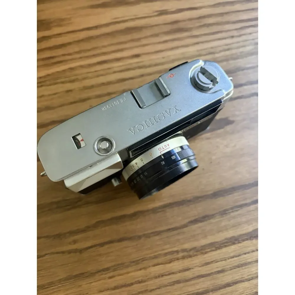 YASHICA Flash-O-Set 35mm Vintage Rangefinder Film Camera YASHINON f/4 40mm Lens